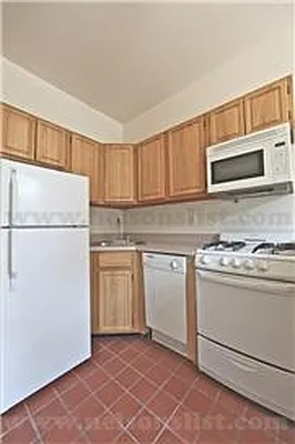 Rented by R New York | media 17