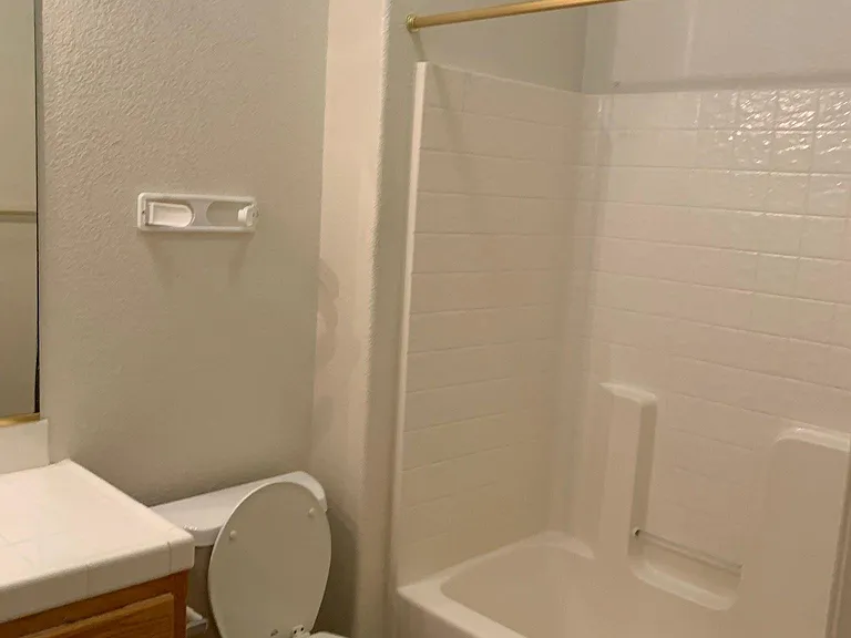 2832 E Cromwell Ave — Photo 14