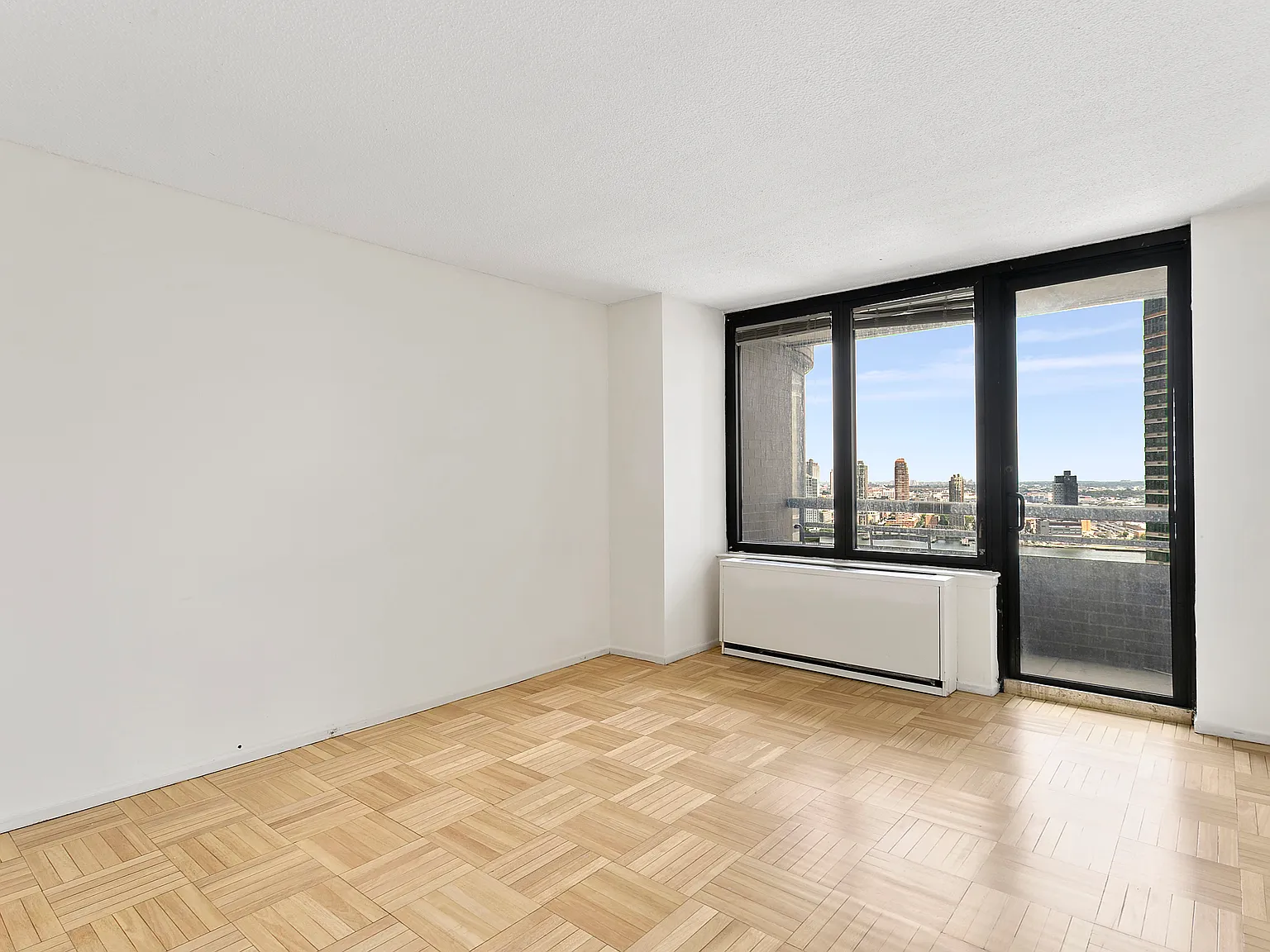 330 East 38th Street — Photo 4