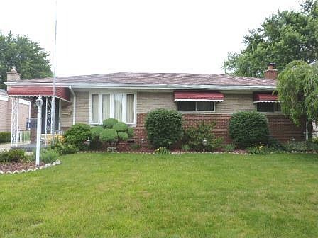 1st image of 23816 Grove St