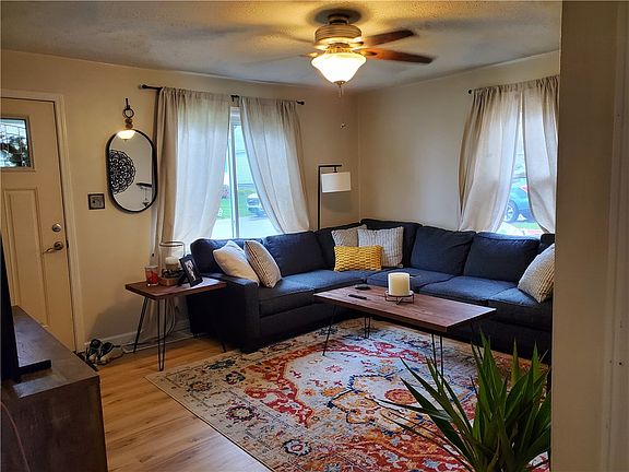 3rd image of 3834 Fruit St