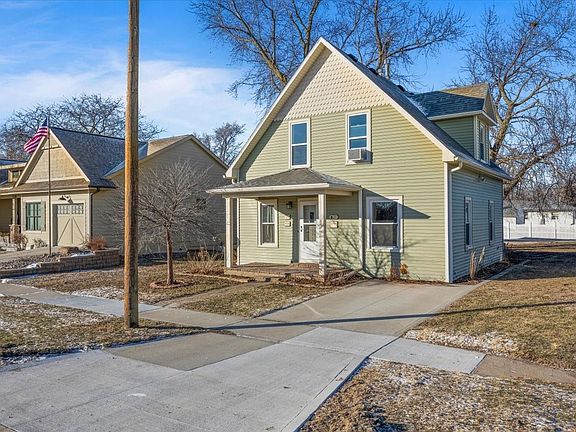 2nd image of 504 SW Walnut St