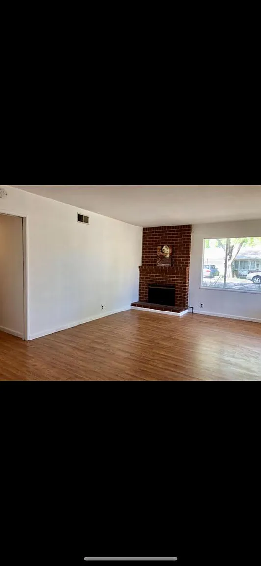 1422 Cherrywood Dr photo 1