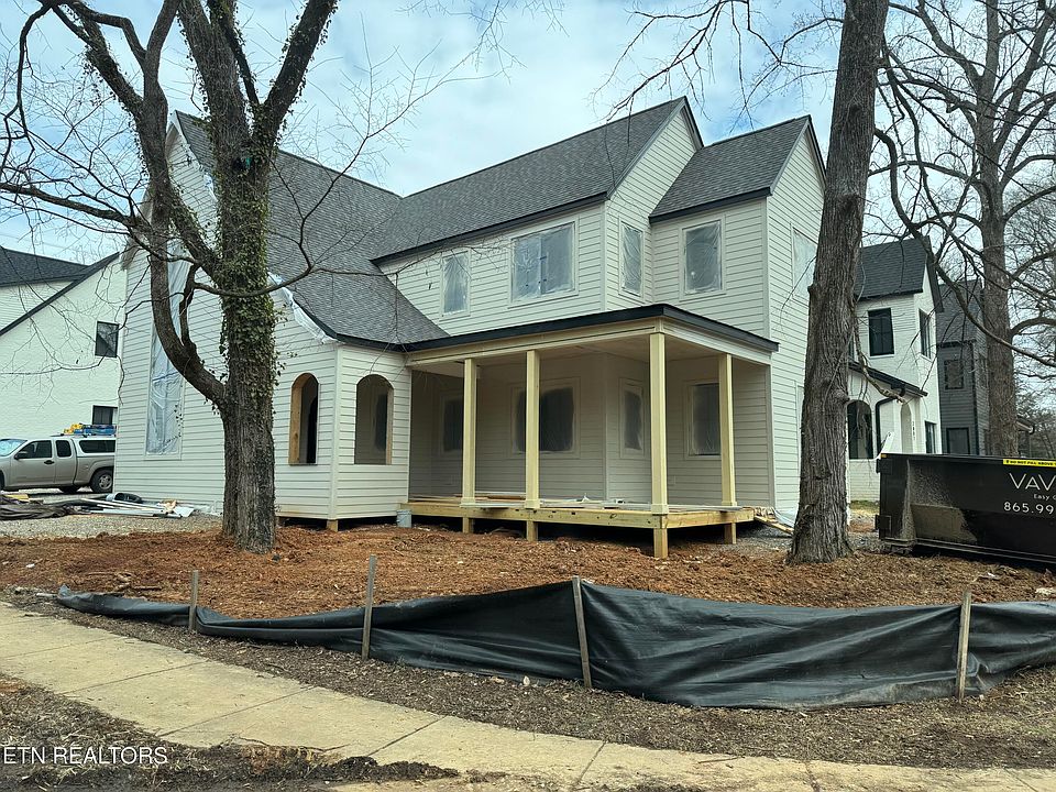 2nd image of 2003 Maplewood Dr