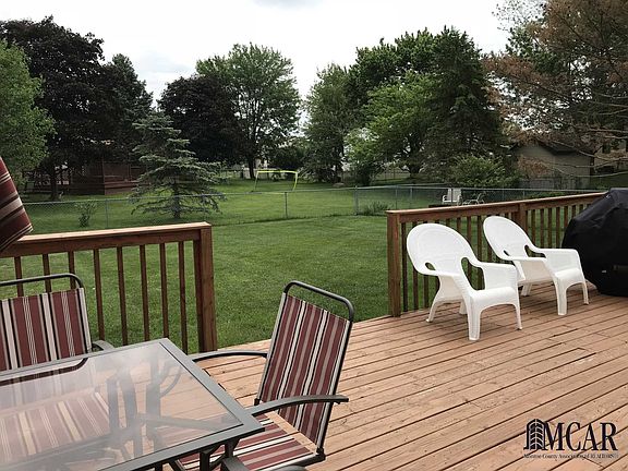 4th image of 1108 W Lemont Ct