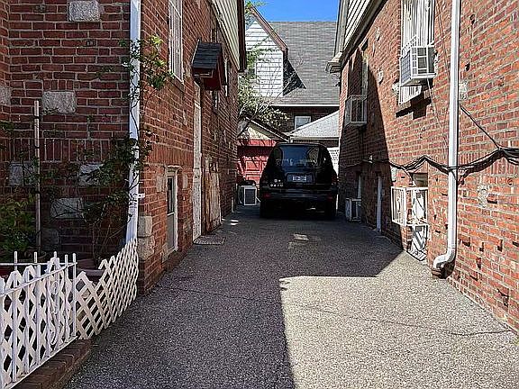 2nd image of 4577 Kings Hwy