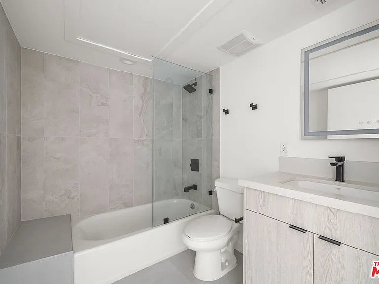 3755 S Canfield Ave #202 — Photo 21