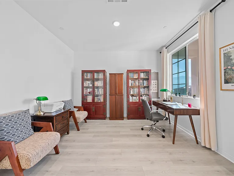 23912 Phoebe Dr — Photo 15