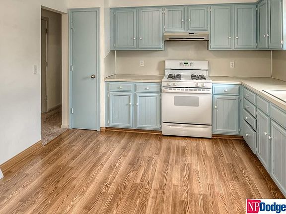 3rd image of 1127 Parc Dr