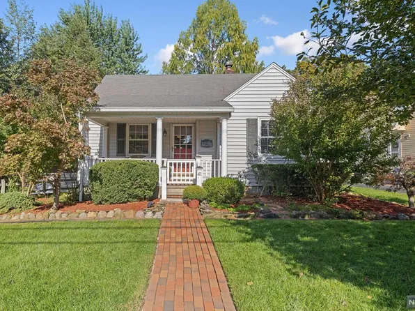 41 Chestnut St, Midland Park, NJ 07432