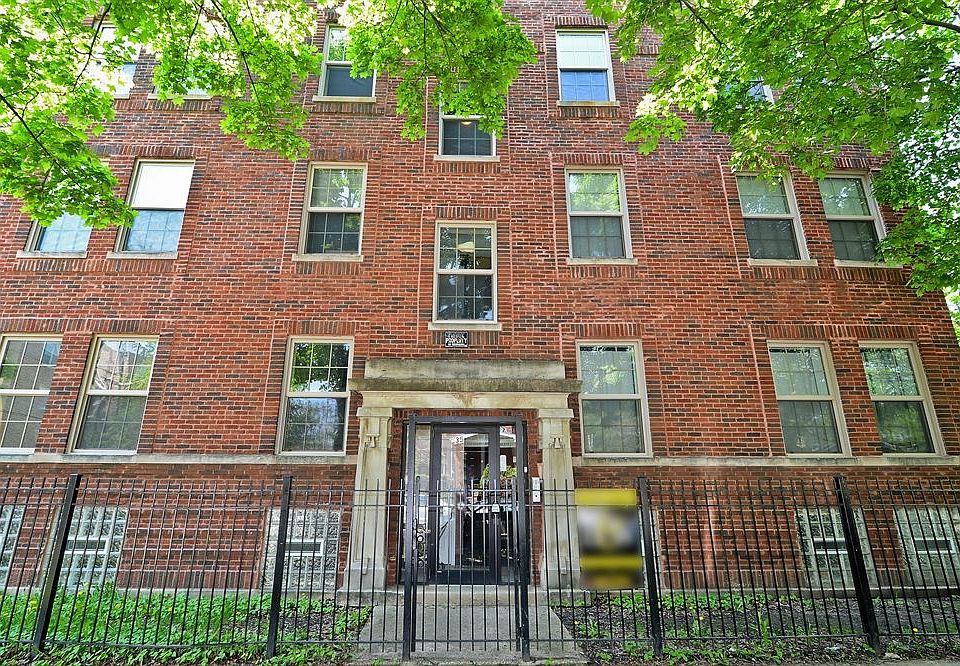 1st image of 3555 W Ainslie St #1