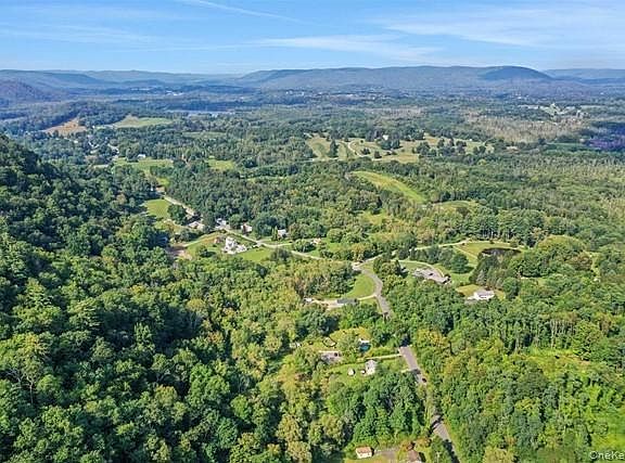 4th image of Old Pawling Road