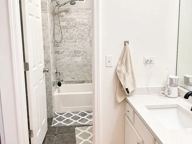 640 Four Seasons Blvd — Photo 7