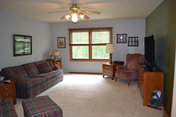 3rd image of 570 Evans Dr APT C
