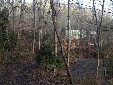 5th image of 701 Mountain View Dr