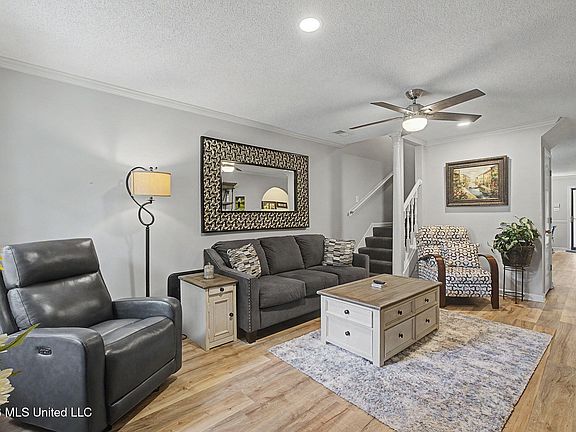 5th image of 6745 Beaumont Cir