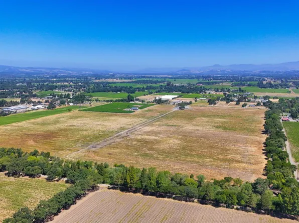 2942 Guerneville Road, Santa Rosa, CA 95401