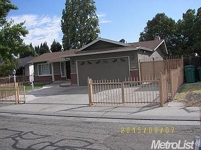3rd image of 8814 Hermosa Ct