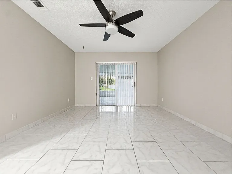 8221 Granada Blvd — Photo 16