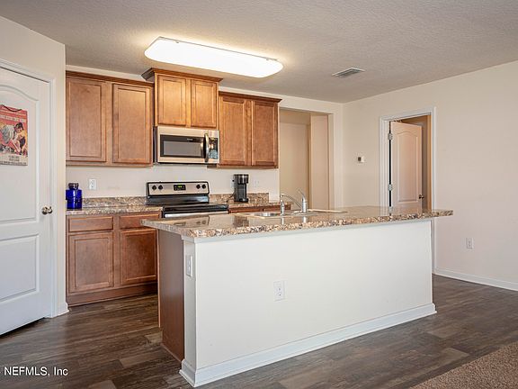 5th image of 337 GREEN PALM Court