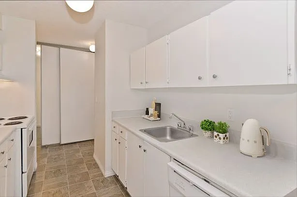 2905 Unwin Rd NW — Photo 7