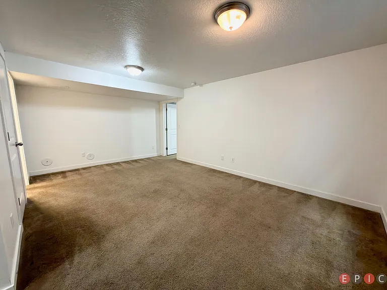 4430 W 2550 N — Photo 8