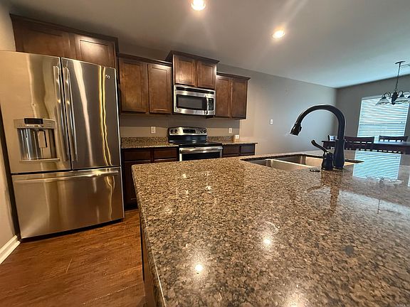 5th image of 2900 Perth Cv