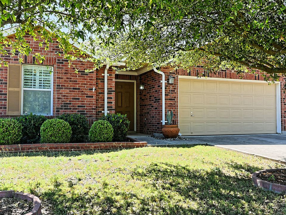 1st image of 213 LATIGO LN