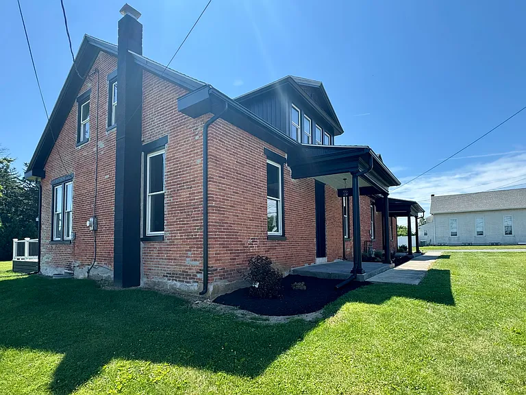 755 Centerville Rd — Photo 1