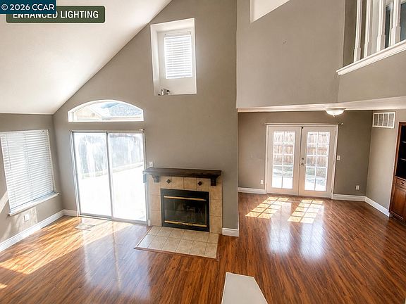 2nd image of 932 Edgewood Cir
