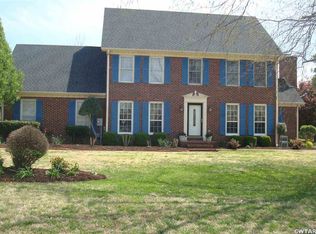 450 Shadow Ridge Dr, Jackson, TN 38305