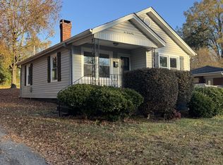 221 Briggs Ave, Greenwood, SC 29649
