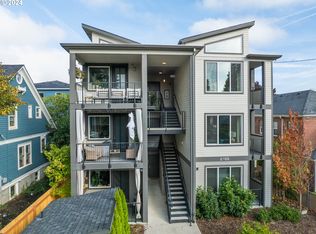 2155 NE Davis St #302, Portland, OR 97232