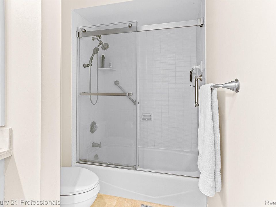 5000 Town Ctr Suite 1704, photo 27