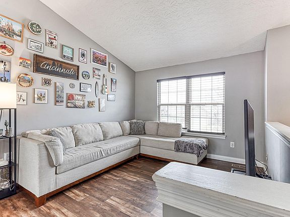 3rd image of 1246 Goldsborough Ln