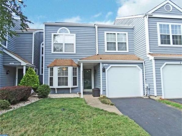 422 Trumbull Ct, Newtown, PA 18940