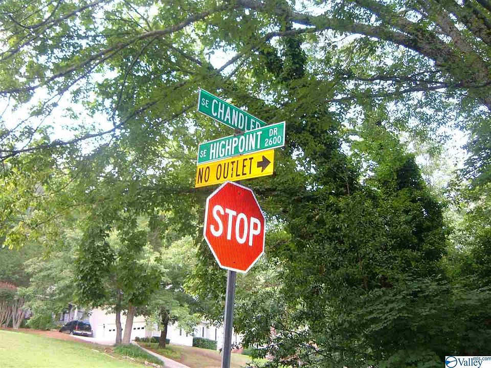 2nd image of 2601 Highpoint Dr SE