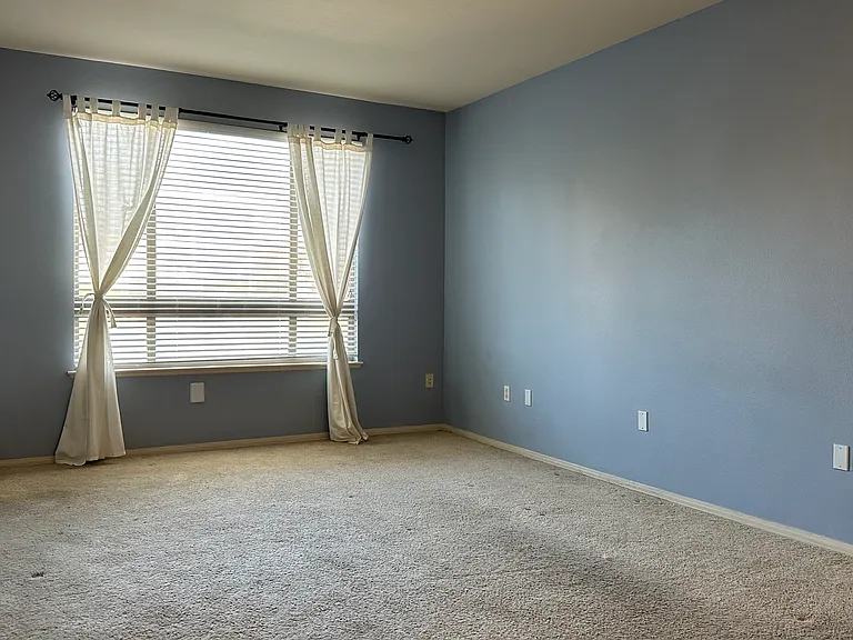 100 S Alameda St #206 — Photo 5