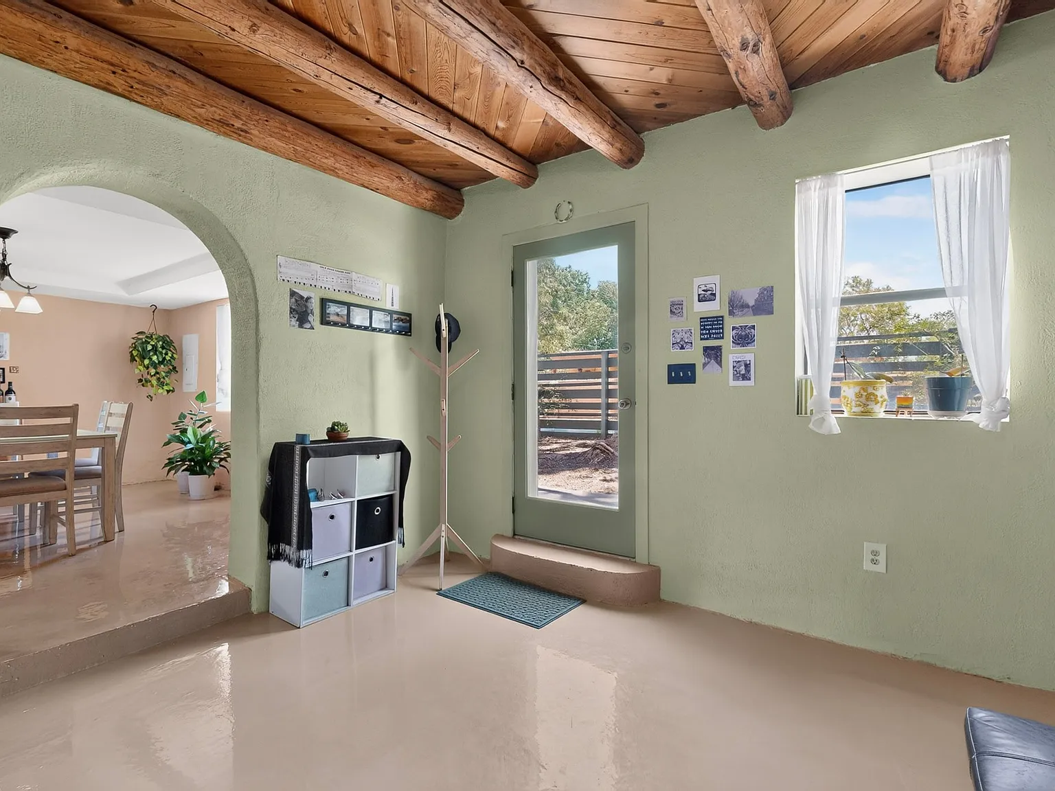 3 bed, 2630 sqft, $2,500 — Photo 2