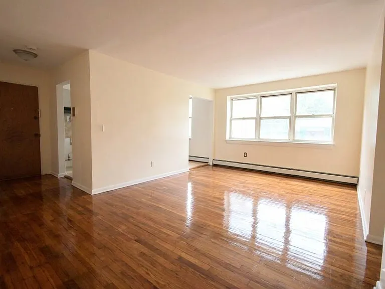 58 Underwood St #B7 — Photo 1