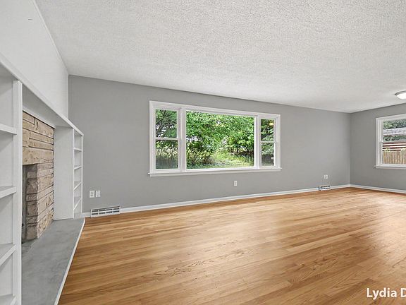 4th image of 4151 Kentridge Dr SE