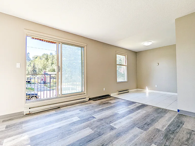 1588 Juniper — Photo 4