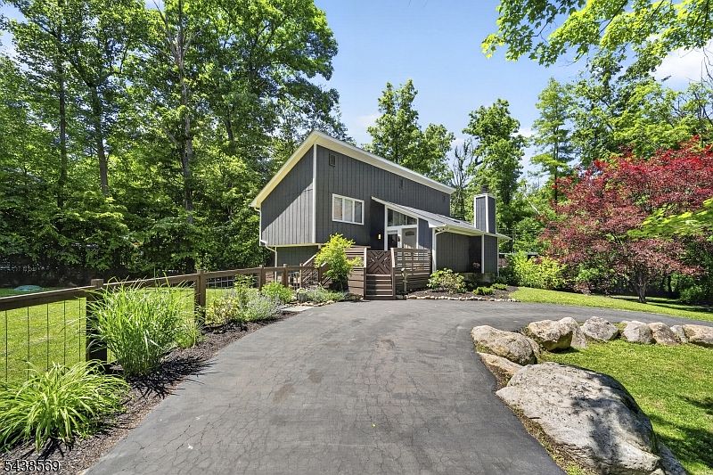 1st image of 7 Trout Brook Rd