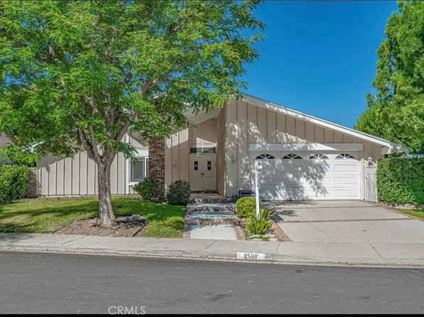 25611 Bellerive Dr, Santa Clarita, CA 91355