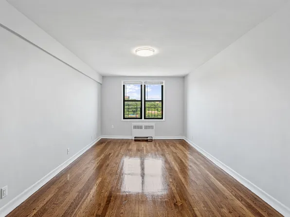 1995 Sedgewick Avenue image 1 of 10