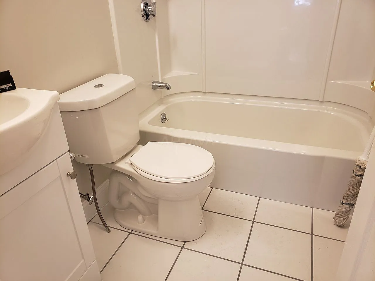 6 bed, $6,500 — Photo 3