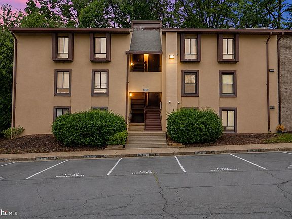 3rd image of 2231 Castle Rock Sq APT 22C
