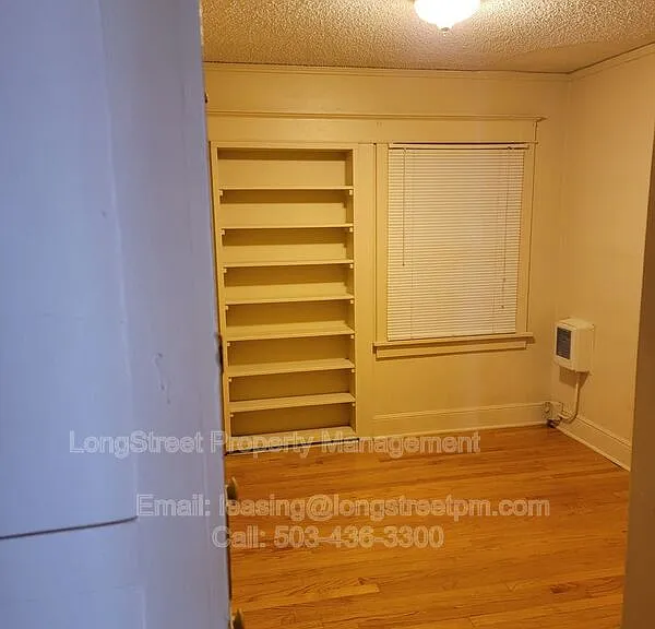 205 NW Kings Blvd #3 — Photo 10