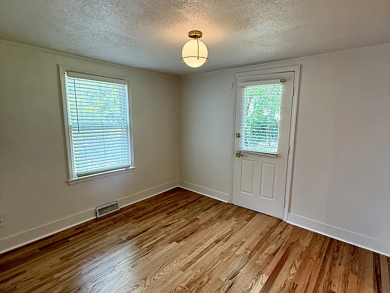7724 Walnut St — Photo 3