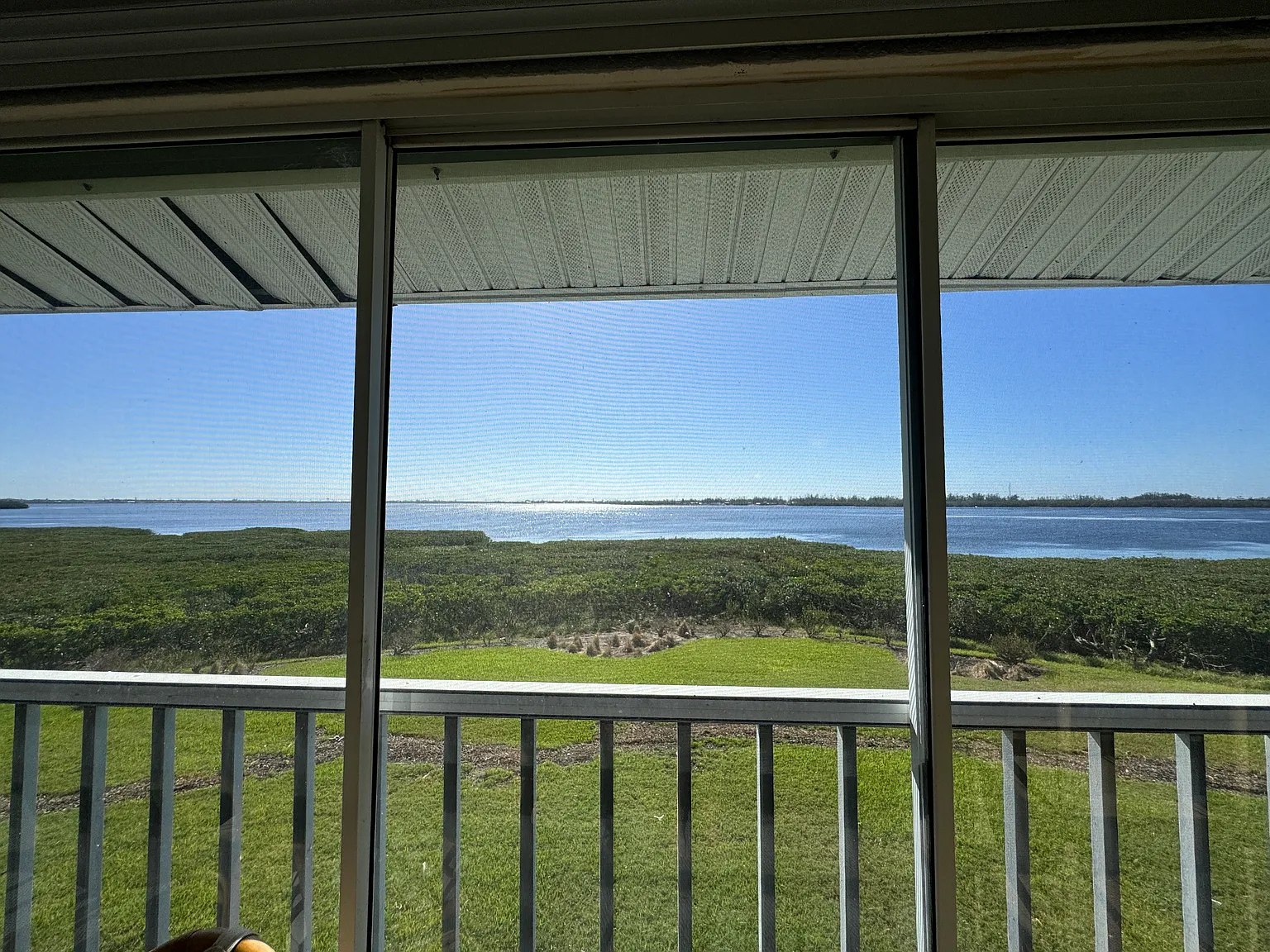 1155 Edgewater Cir — Photo 3